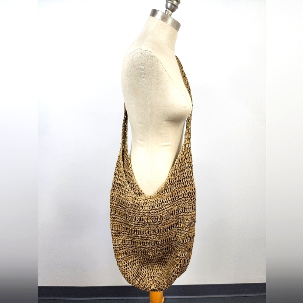 Stylish Paper Crochet Tan Brown Woven Shoulder Bag for Summer Beach Days